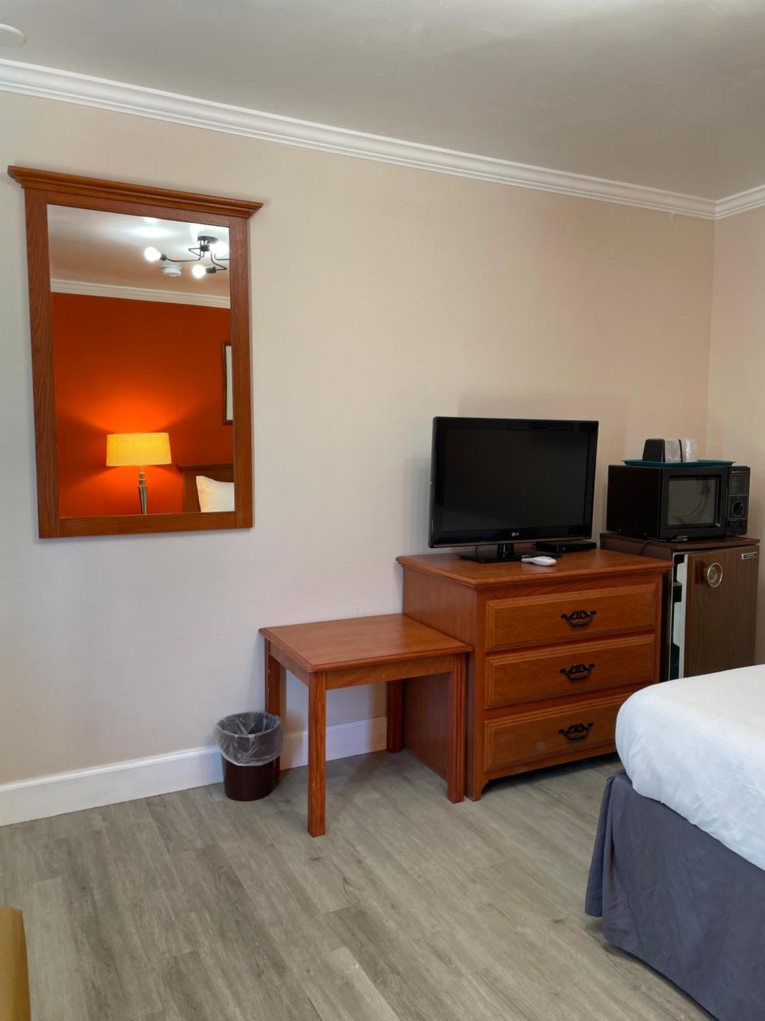 Howard Johnson By Wyndham Ridgecrest, Ca Экстерьер фото