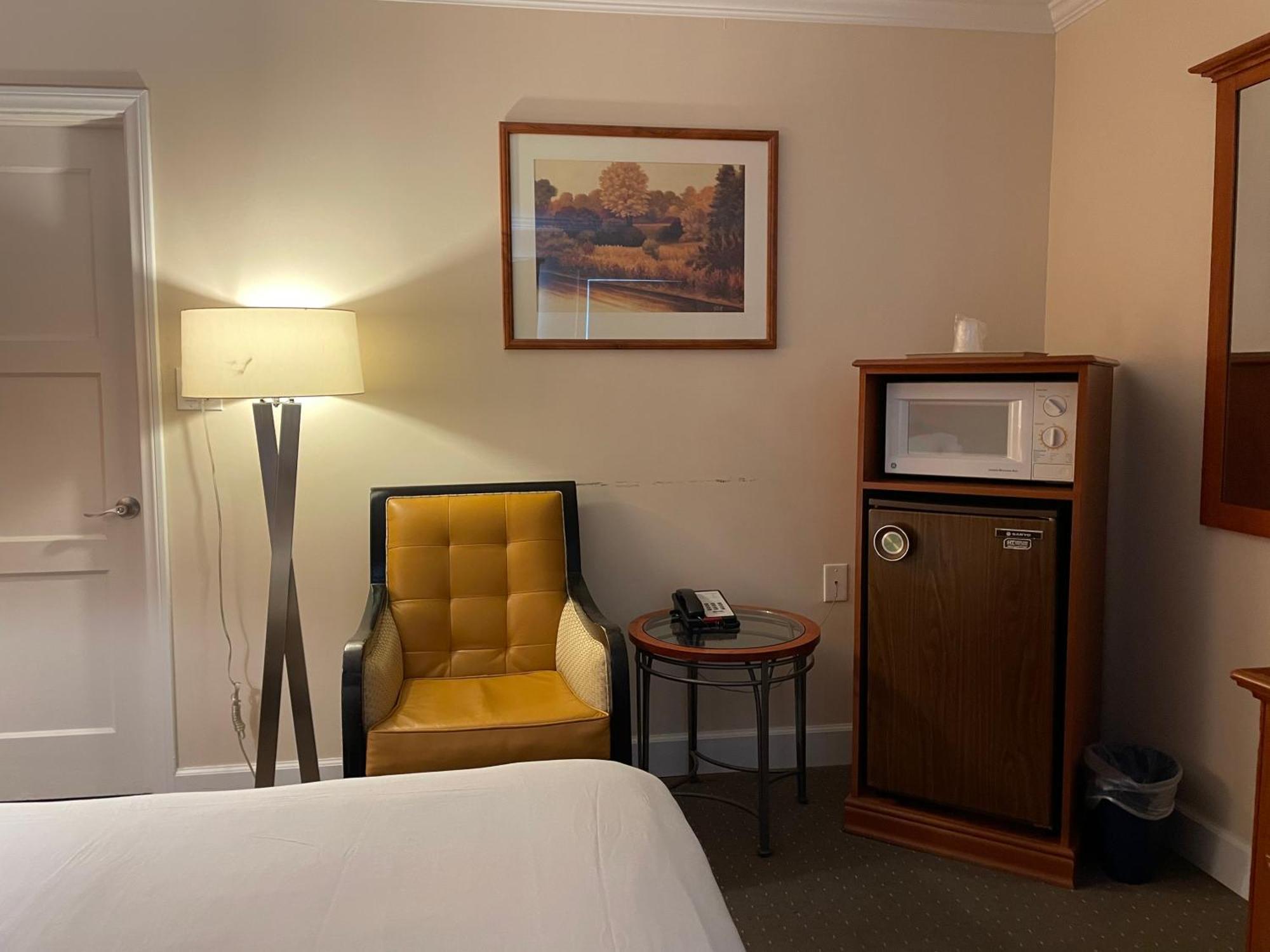 Howard Johnson By Wyndham Ridgecrest, Ca Экстерьер фото