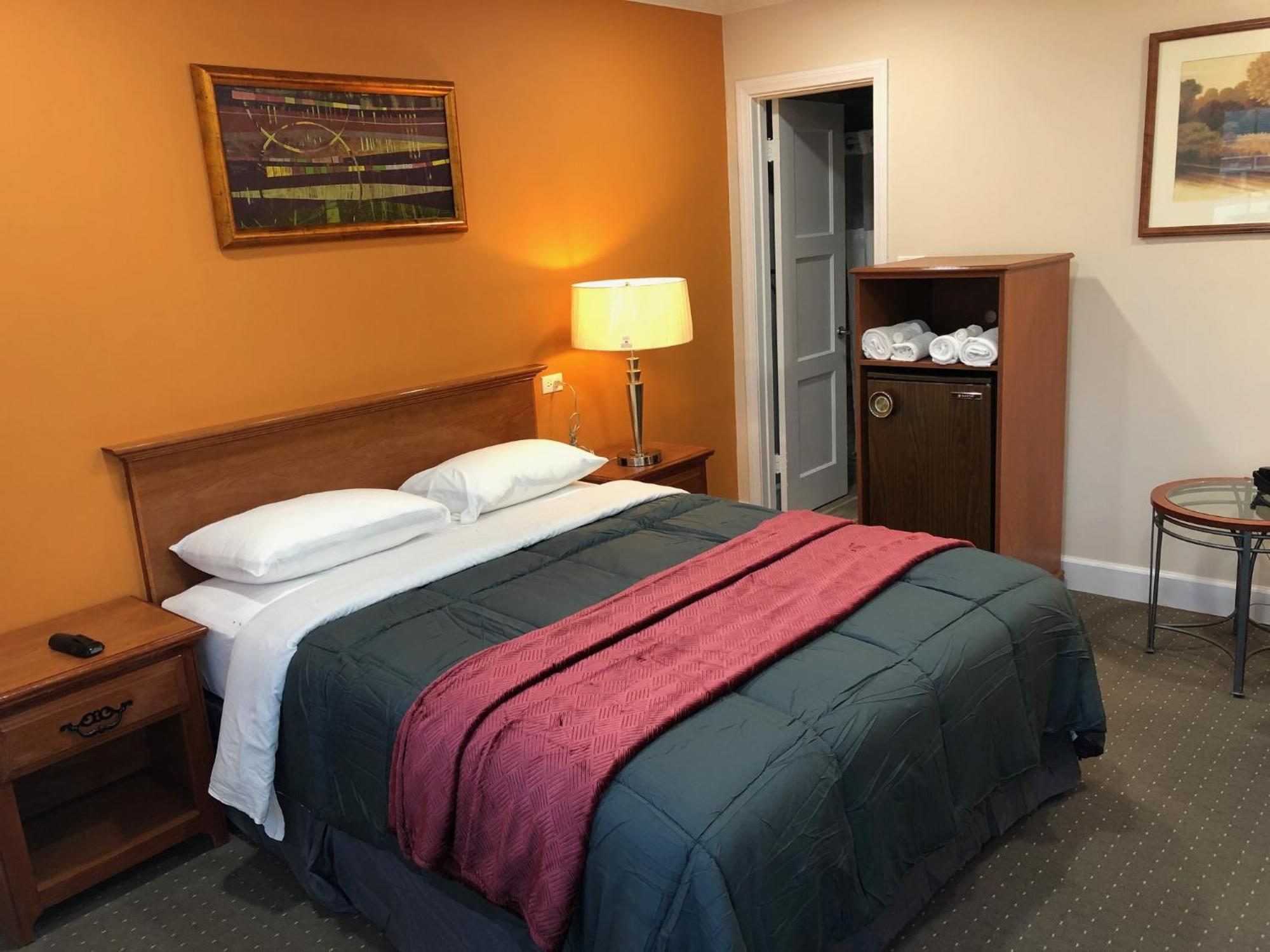 Howard Johnson By Wyndham Ridgecrest, Ca Экстерьер фото